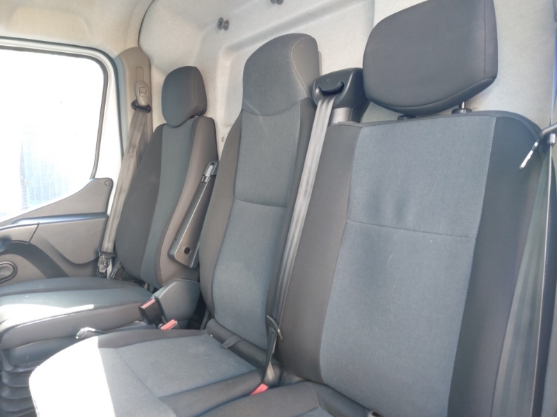 Renault Master Lm35dci 135 Business Medium Roof Van HT23KCF White #4