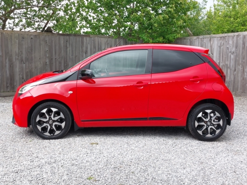 Toyota Aygo 1.0 Vvt-i X-trend Tss DE70VWR Red #4