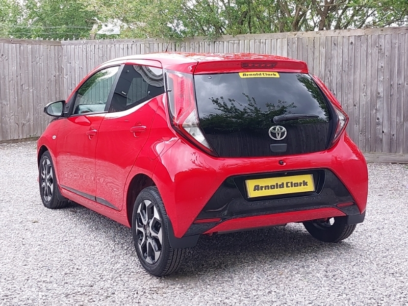 Toyota Aygo 1.0 Vvt-i X-trend Tss DE70VWR Red #2
