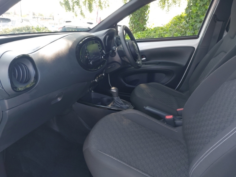 Toyota Aygo X 1.0 Vvt-i Edge DT73ZSF White #5
