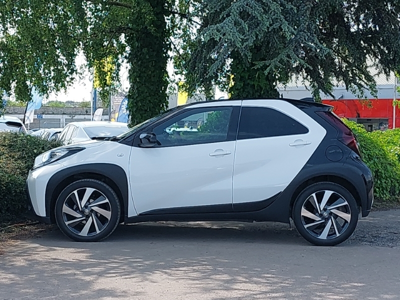 Toyota Aygo X 1.0 Vvt-i Edge DT73ZSF White #4