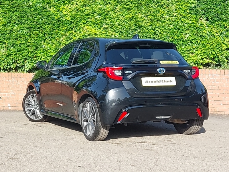 Toyota Yaris 1.5 Hybrid Excel Cvt NA72UYX Black #2