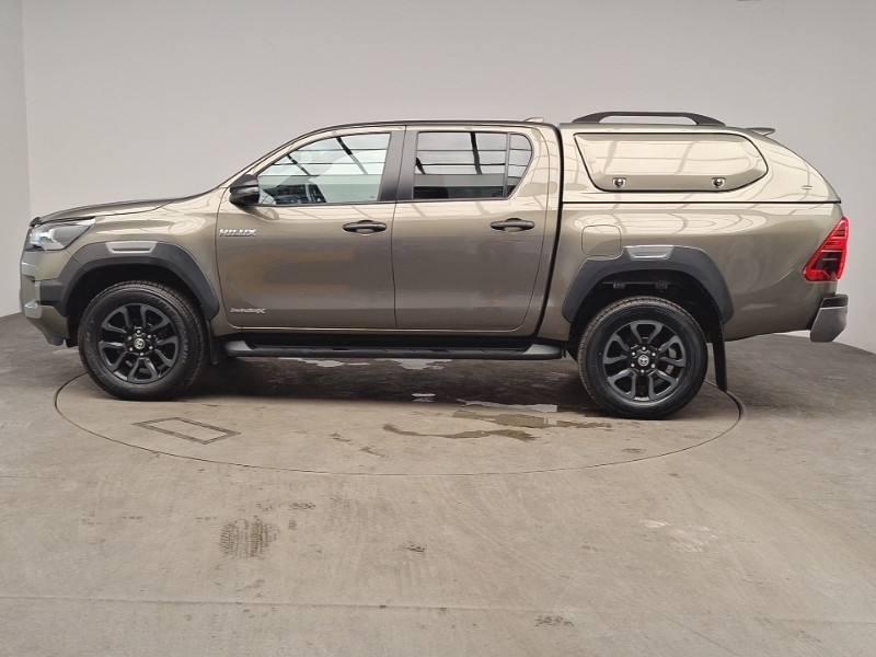 Toyota HILUX Invincible X Dcab Pick Up 2.8 D-4d MA23DXB Brown #4