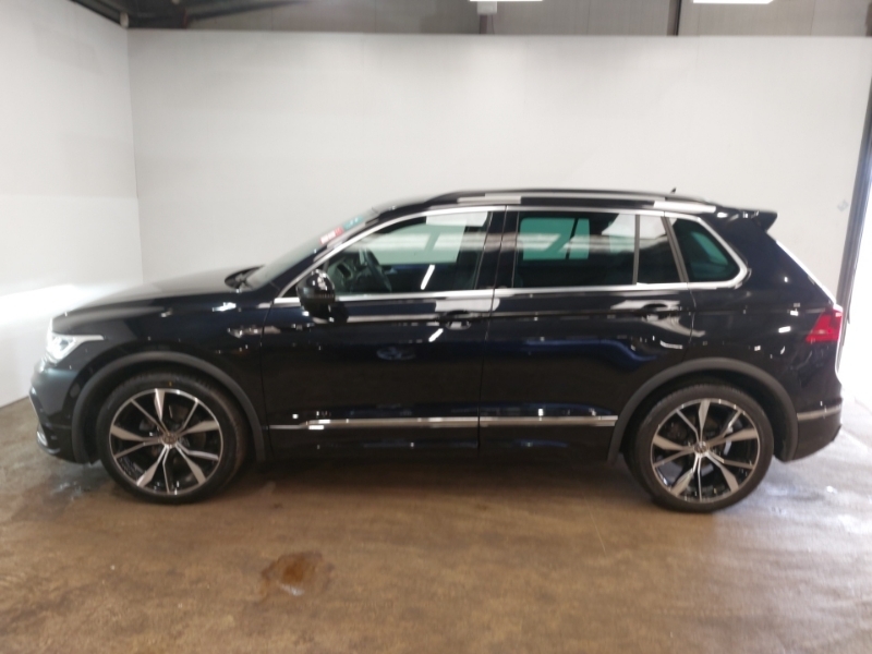 Volkswagen Tiguan 1.5 Tsi 150 R-line Dsg CK23UAL Black #4