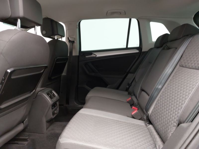 Volkswagen Tiguan 2.0 Tdi 150 4Motion Se Nav DF66AYX Grey #6