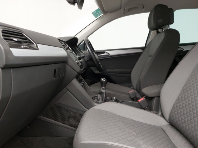 Volkswagen Tiguan 2.0 Tdi 150 4Motion Se Nav DF66AYX Grey #5