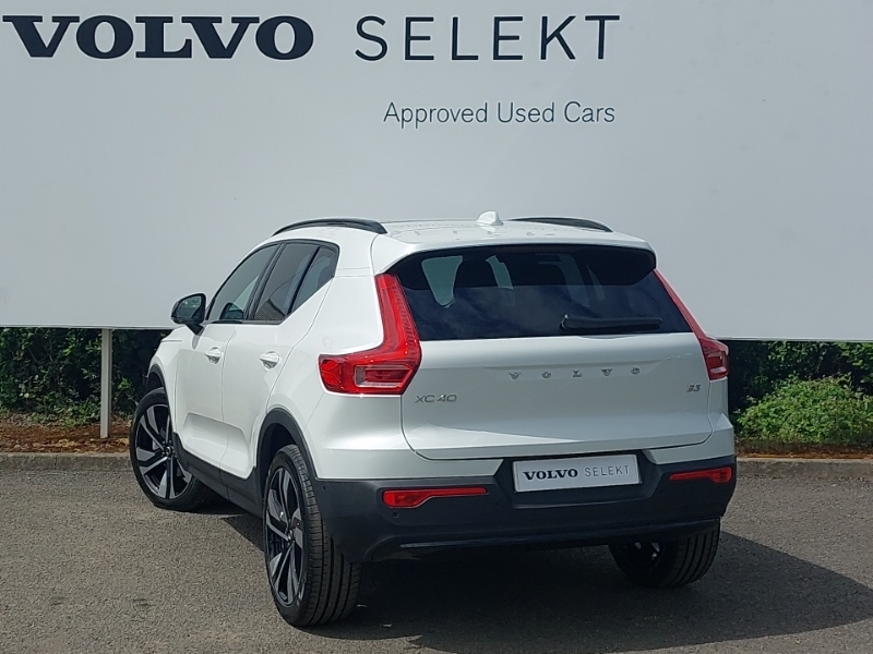 Volvo XC40 2.0 B3p Ultra Dark SO25MTU White #2