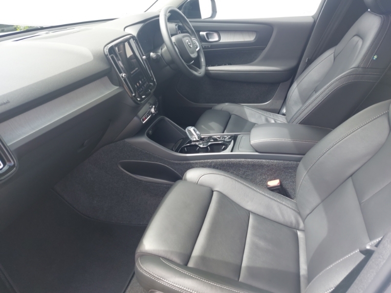 Volvo XC40 2.0 B3p Ultra Dark SO25MTU White #5