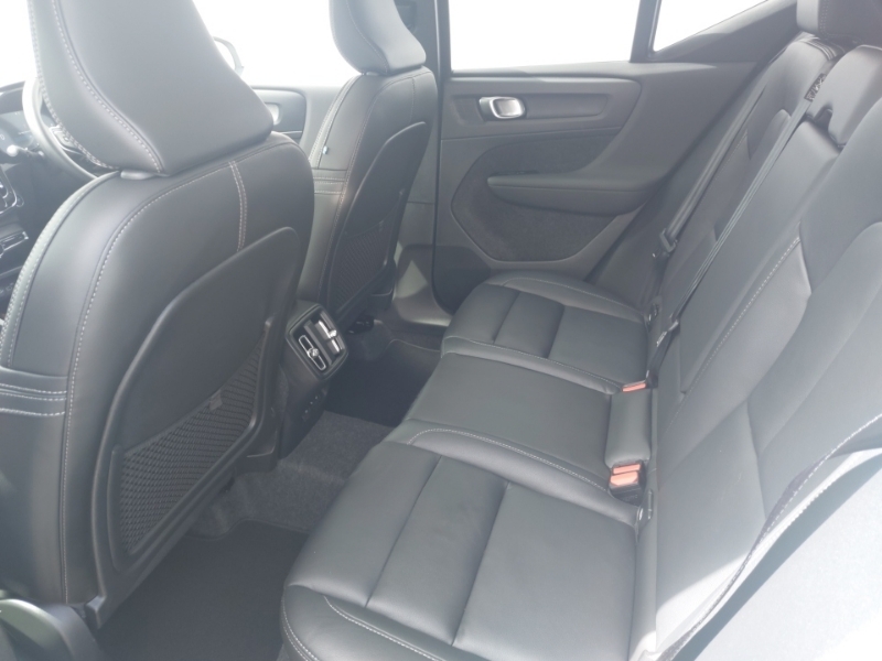 Volvo XC40 2.0 B3p Ultra Dark SO25MTU White #6