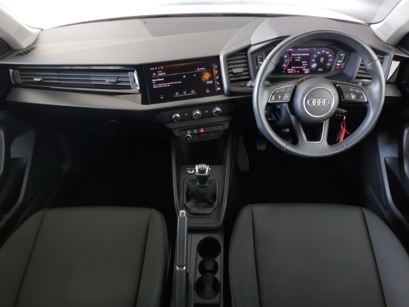 Audi A1 25 Tfsi Technik GV72VZE White #3
