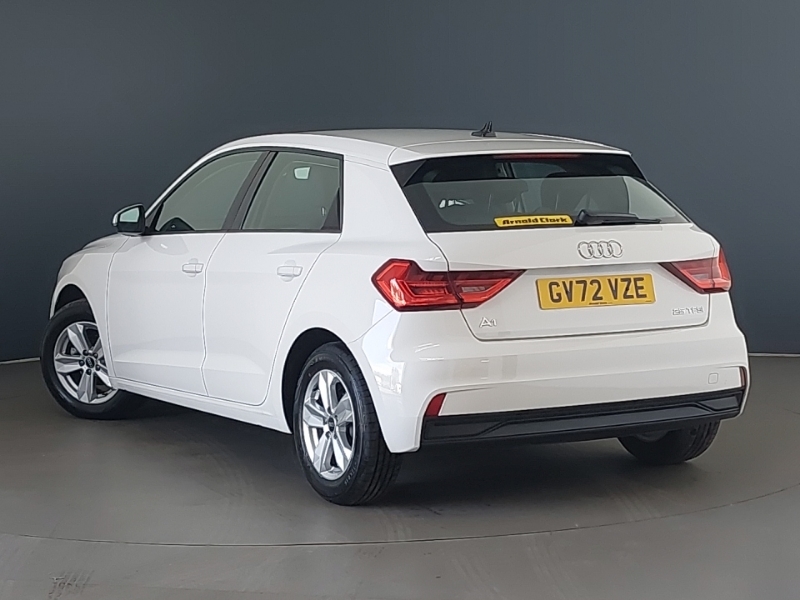 Audi A1 25 Tfsi Technik GV72VZE White #2