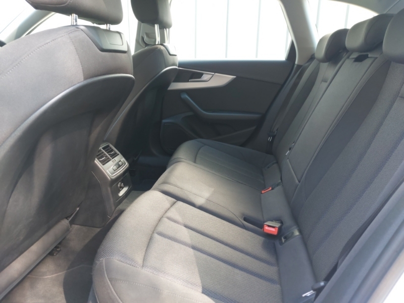 Audi A4 35 Tfsi Technik S Tronic LS23CYF White #6