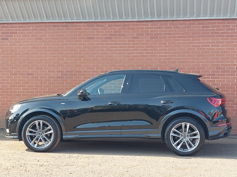 Audi Q3 35 Tfsi Black Edition WP22YKA Black #4