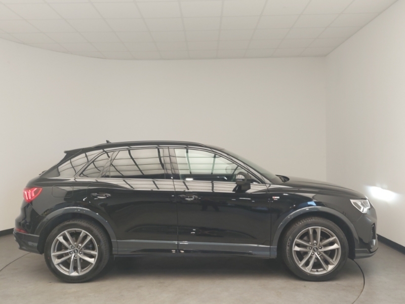 Audi Q3 35 Tfsi Black Edition S Tronic LM21ZTF Black #4