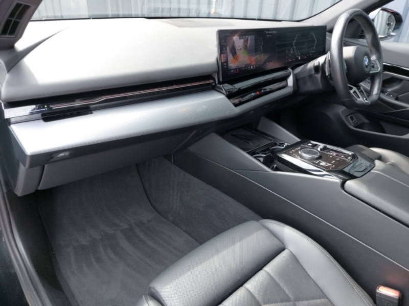 BMW 5 Series 520I M Sport Black #5