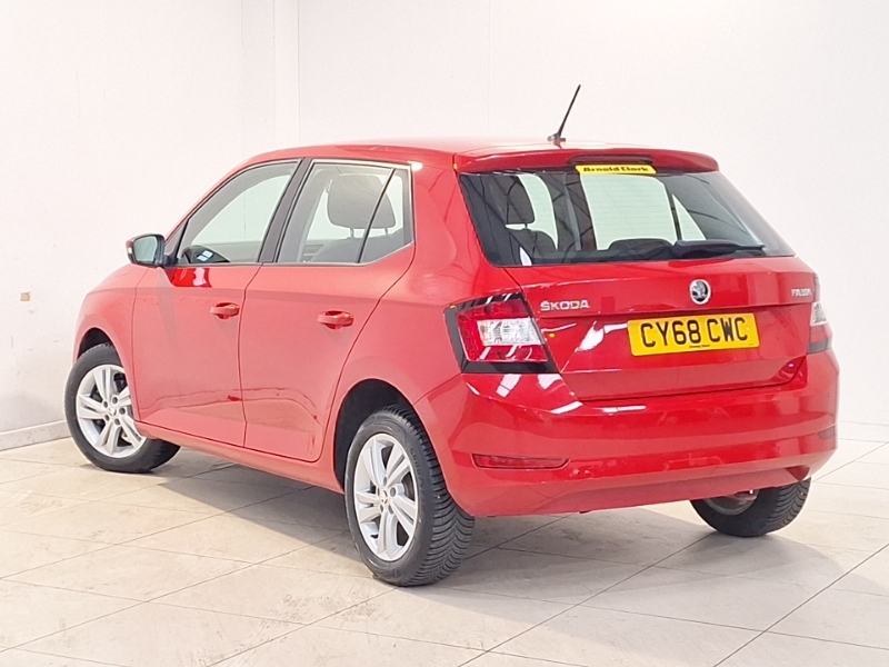 Skoda Fabia 1.0 Mpi 75 Se CY68CWC Red #2