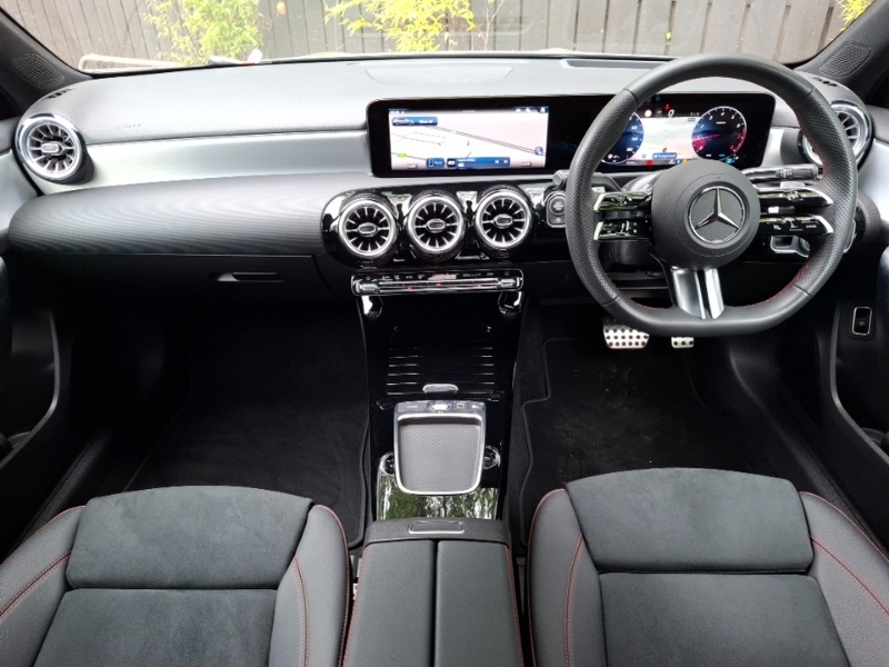 Mercedes-Benz 200 A Amg Line Premium Plus Grey #3