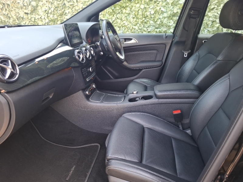 Mercedes-Benz B Class B180 Exclusive Edition Black #5