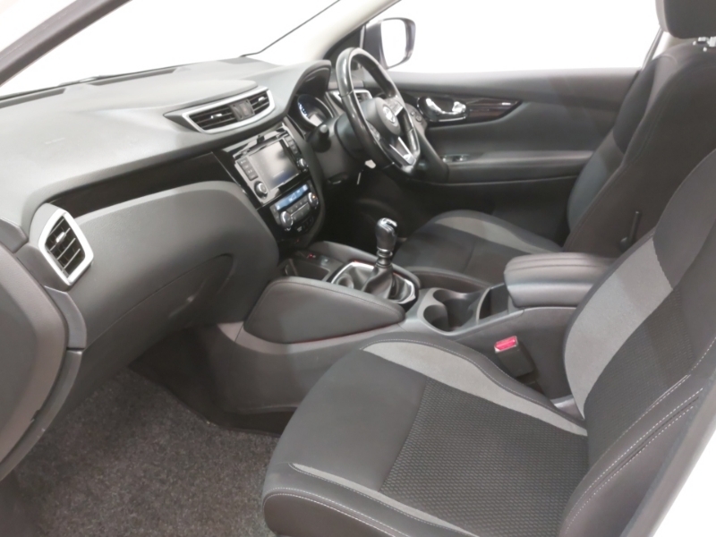 Nissan Qashqai 1.5 Dci 115 Acenta Premium VF19HHK White #5