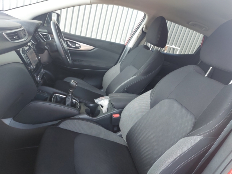 Nissan Qashqai 1.5 Dci N-connecta BF18SKU Red #5
