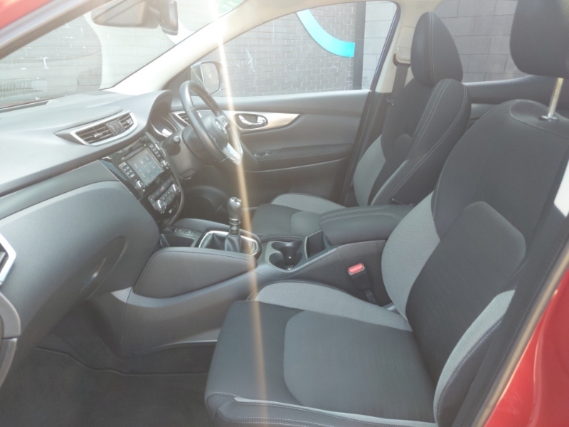 Nissan Qashqai 1.5 Dci N-connecta SL67EJF Red #5