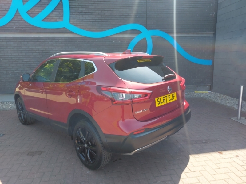 Nissan Qashqai 1.5 Dci N-connecta SL67EJF Red #2