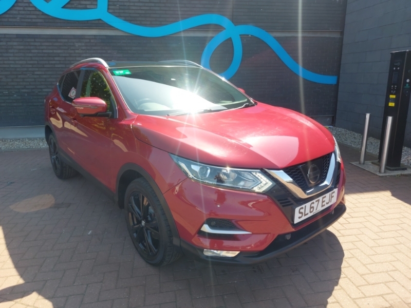 Nissan Qashqai 1.5 Dci N-connecta Red