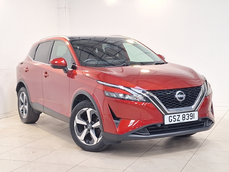 Nissan Qashqai 1.3 Dig-t Mh 158 N-connecta Glass Rf Xtronic Red
