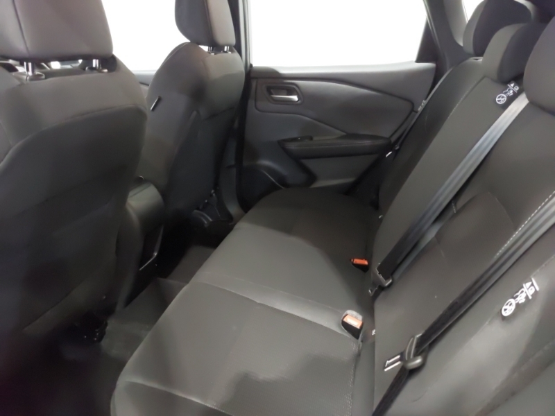 Nissan Qashqai 1.3 Dig-t Mh 158 Acenta Premium Xtronic PF25WKL Black #6