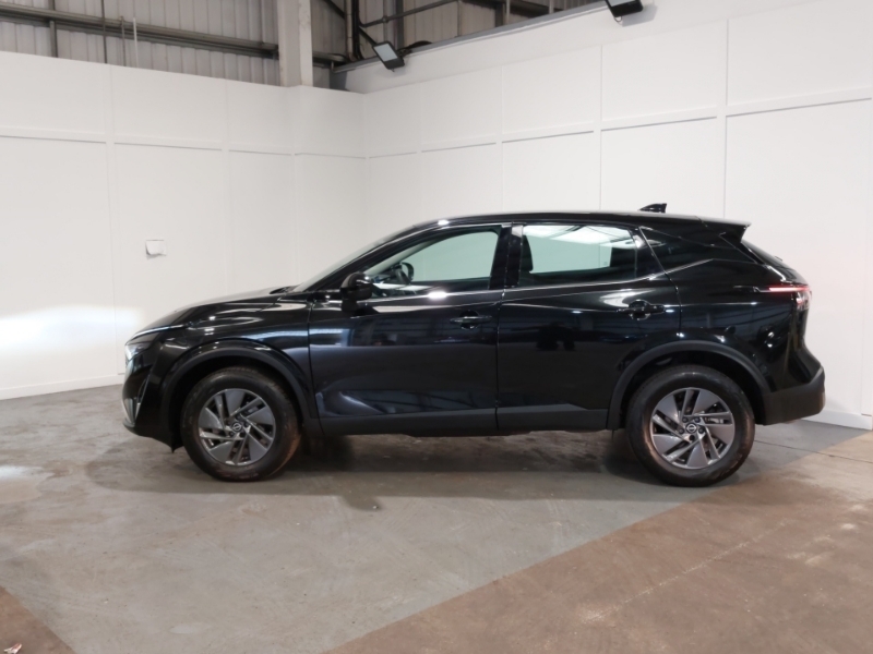 Nissan Qashqai 1.3 Dig-t Mh 158 Acenta Premium Xtronic PF25WKL Black #4