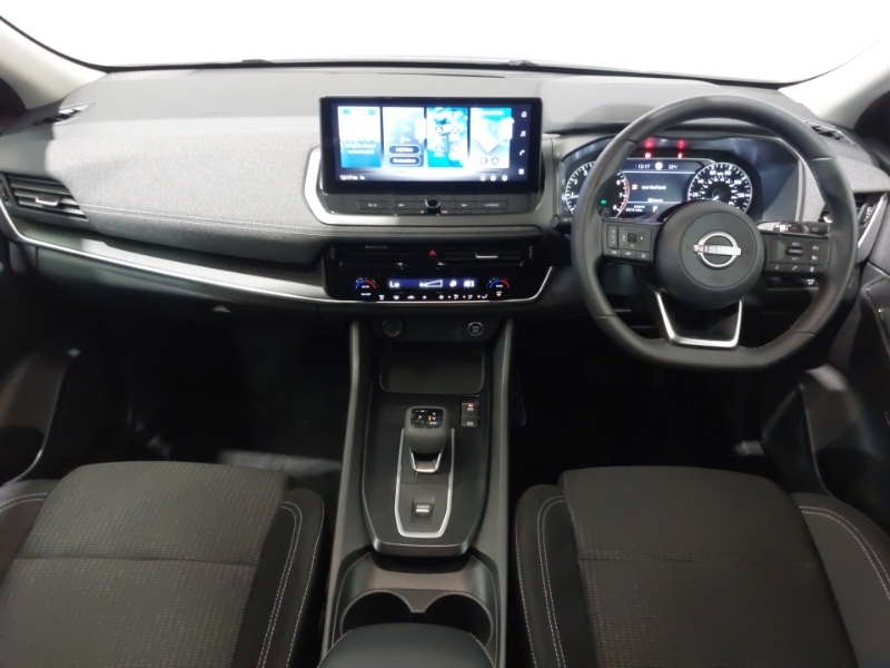 Nissan Qashqai 1.3 Dig-t Mh 158 Acenta Premium Xtronic PF25WKL Black #3