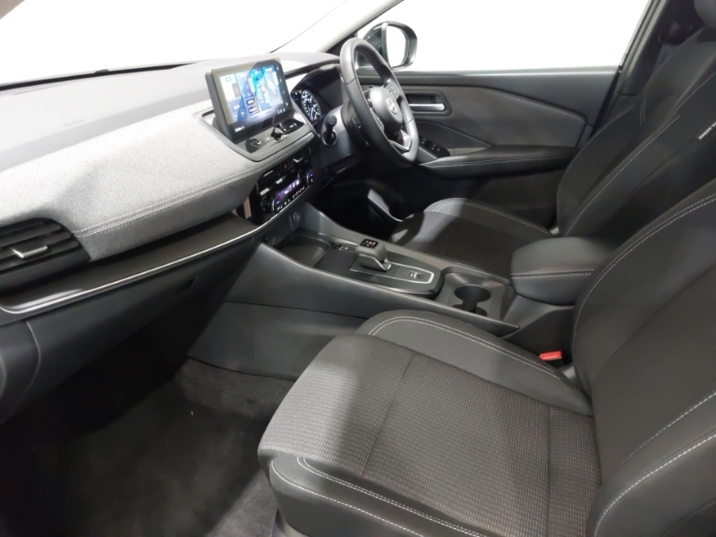 Nissan Qashqai 1.3 Dig-t Mh 158 Acenta Premium Xtronic PF25WKL Black #5