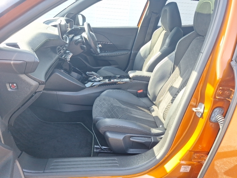 Peugeot 2008 1.2 Puretech 155 Gt Eat8 SG20JXK Orange #5
