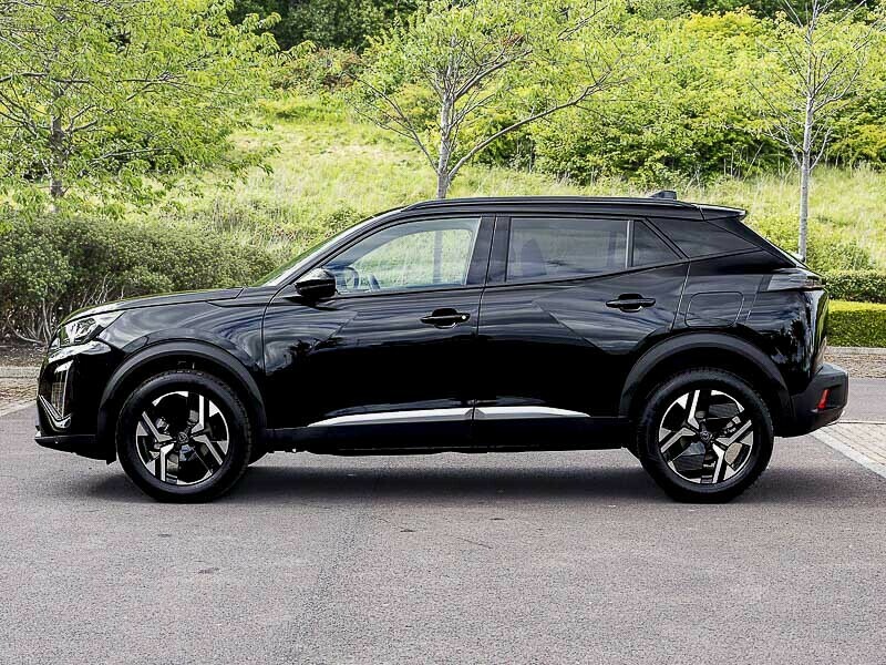 Peugeot 2008 1.2 Puretech Allure SH26LJV Black #4