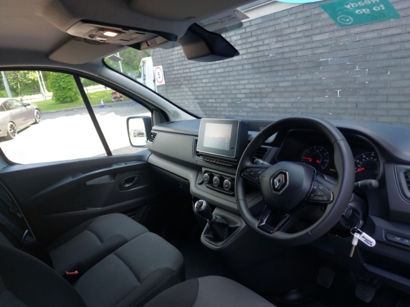 Renault Trafic Sl30 Blue Dci 130 Advance Van SH24RRV White #3