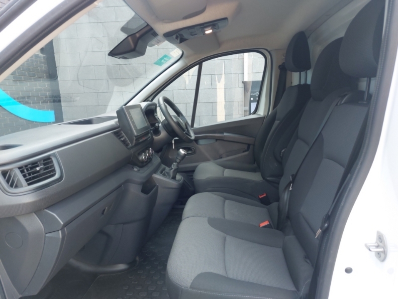Renault Trafic Sl30 Blue Dci 130 Advance Van SH24RRV White #5