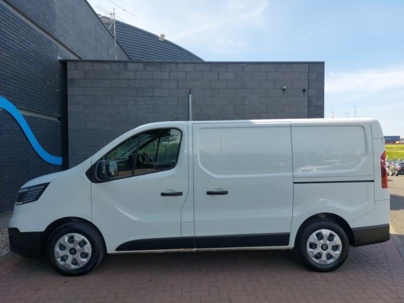 Renault Trafic Sl30 Blue Dci 130 Advance Van SH24RRV White #4
