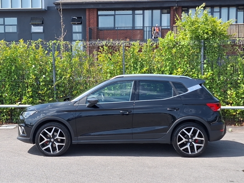 Seat Arona 1.0 Tsi 110 Fr Sport YB21SJW Black #4