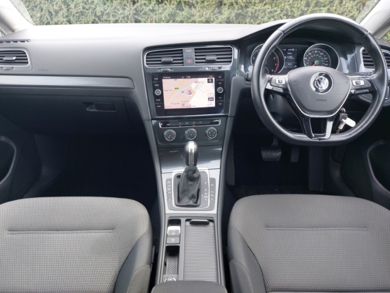 Volkswagen Golf 1.5 Tsi Evo Se Nav Dsg GL68HKT Yellow #3