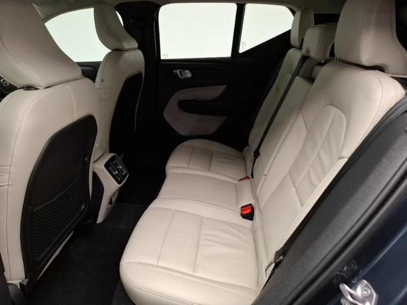 Volvo XC40 2.0 B4p Inscription Pro Awd ST21DVN Blue #6