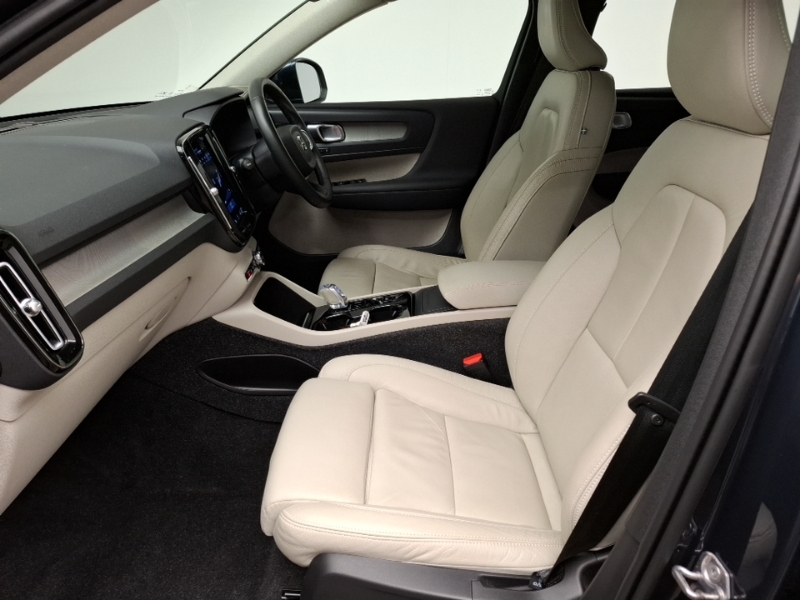 Volvo XC40 2.0 B4p Inscription Pro Awd ST21DVN Blue #5