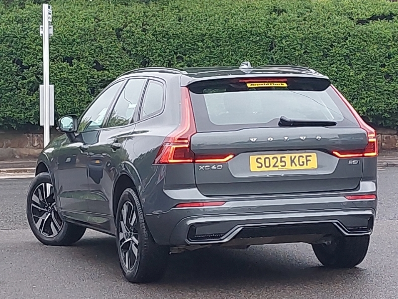 Volvo XC60 2.0 B5p Plus Dark Awd Geartronic SO25KGF Green #2