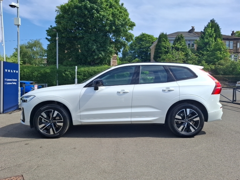 Volvo XC60 2.0 B5p Plus Dark Awd Geartronic SO25KCZ White #4