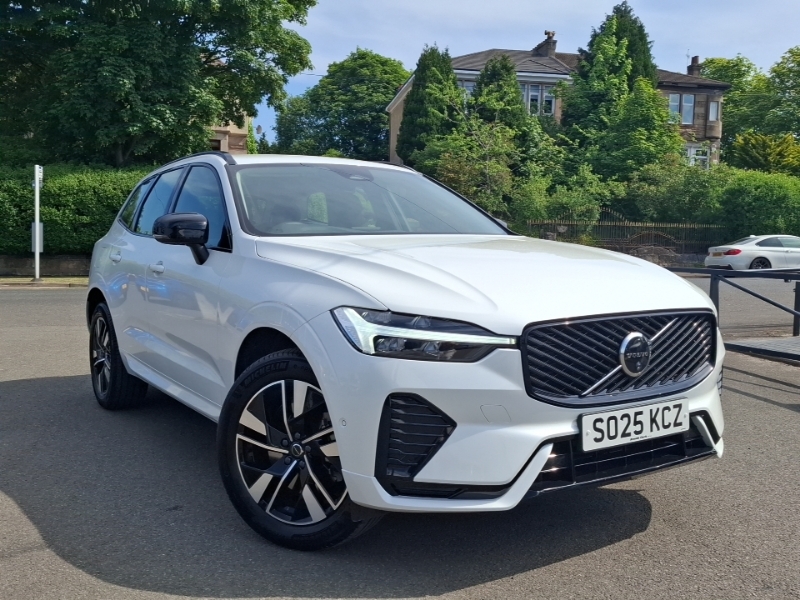 Volvo XC60 2.0 B5p Plus Dark Awd Geartronic White