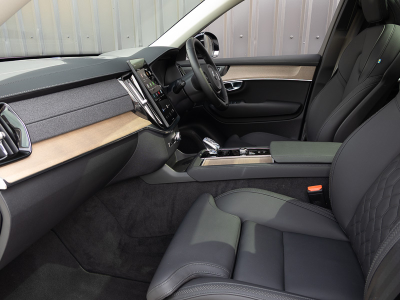 Volvo XC90 2.0 B5p Plus Dark Awd Geartronic SL25ZPU White #5