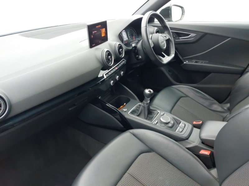 Audi Q2 35 Tfsi Black Edition SN20ZZK White #5
