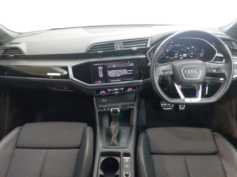 Audi Q3 35 Tfsi Black Edition S Tronic WV22VFT Red #3