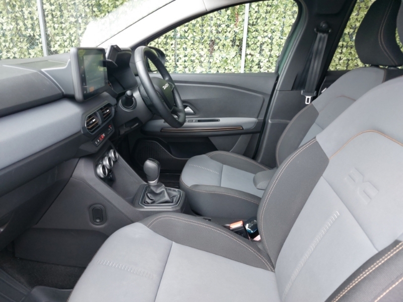 Dacia Jogger 1.6 Hev Extreme GY24LCZ Green #5
