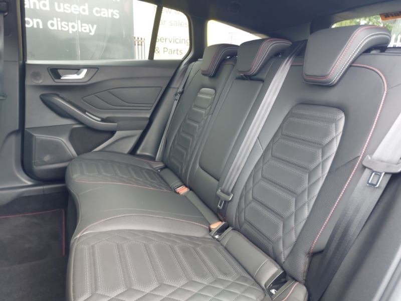 Ford Focus 1.0 Ecoboost Hybrid Mhev 155 St-line X PJ23VBB Black #6