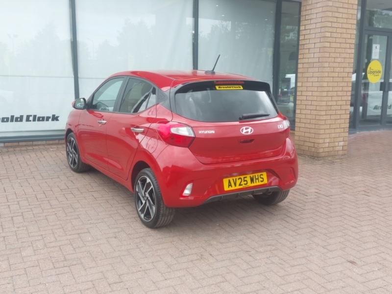 Hyundai I10 1.0 63 Premium Nav AV25WHS Red #2